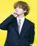 [움짤] 방탄소년단(BTS) 뷔, 월드 와이드 펌 태태의 유러피안 감성~