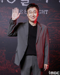 제8일의 밤 이성민 전직 스님 캐릭터. 범어로 주문외우는 연습했다