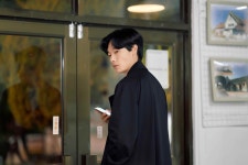 전도연-류준열, 특별한 하룻밤 “얼굴 만져 봐도 돼요?” (인간실격)