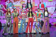 시크릿 넘버, 작정하고 폭발시킨 복고풍 레트로 흥 [종합]