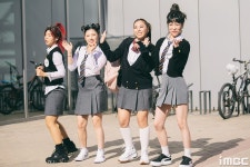 [움짤] 아이키, 훅! 들어온 연신내 1번 출구 아기오리 출근길