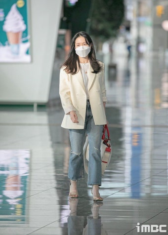 [움짤] 현빈손예진…사랑의 '신혼여행' 출국 현장