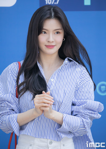 [포토] 이선빈, 바람 쿨쿨 '공기허리' 여름룩