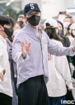 [포토] 현빈, 손예진 보호하며 '신혼 여행 잘 다녀왔어요~'