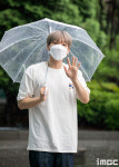 [포토] 정세운, 우산 속 수채화