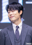 [포토] 류준열, 고려시대 도사 ‘무륵’의 미소