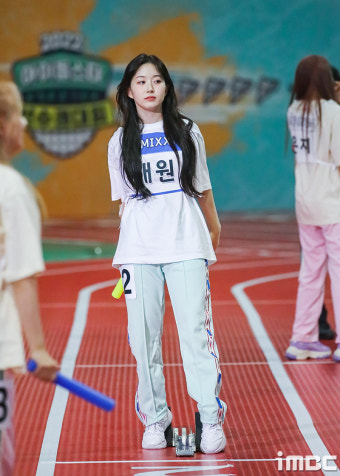 [움짤] 엔믹스 해원, ㄱ자 유연미 (아육대 B하인드)
