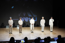 프로다운 신인…위앤유, 노래방 대통령 꿈꾸다 [종합]