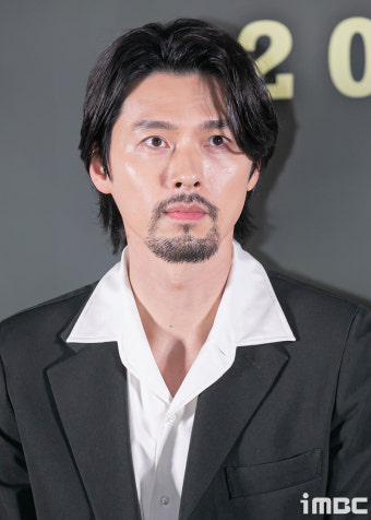 [포토] 현빈, 수염과 교섭해도 잘생김