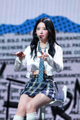 르세라핌, '피어나'와 함께한 데뷔 첫 팬미팅→정규 1집 예고