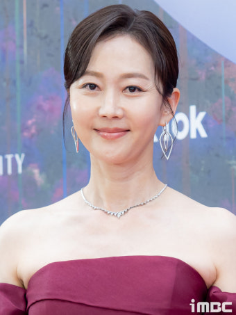 [포토] 염정아, 우아한 버건디 드레스