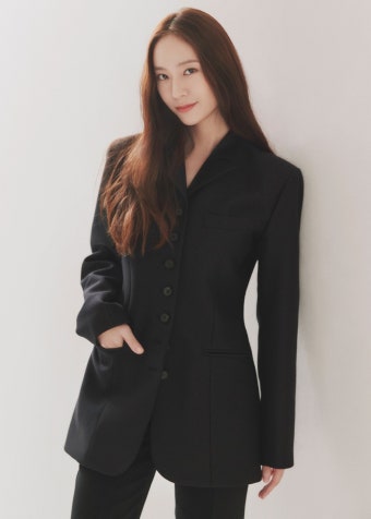 정수정, 배우로 성장... 영화 ‘거미집’으로 칸 국제영화제 레드카펫 밟는다