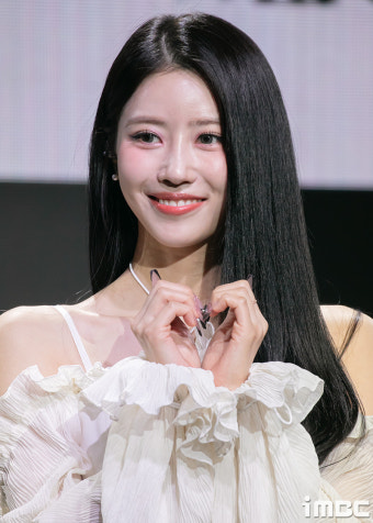 [포토] 미주, '유팔봉'이 보고 있다