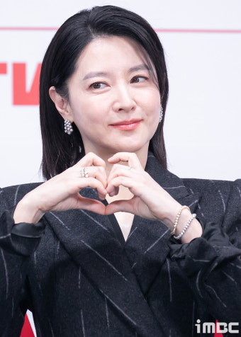 [포토] 이영애, 하트로 지휘