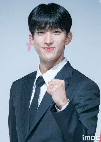 [포토] 세븐틴 도겸, 나나투어 파이팅