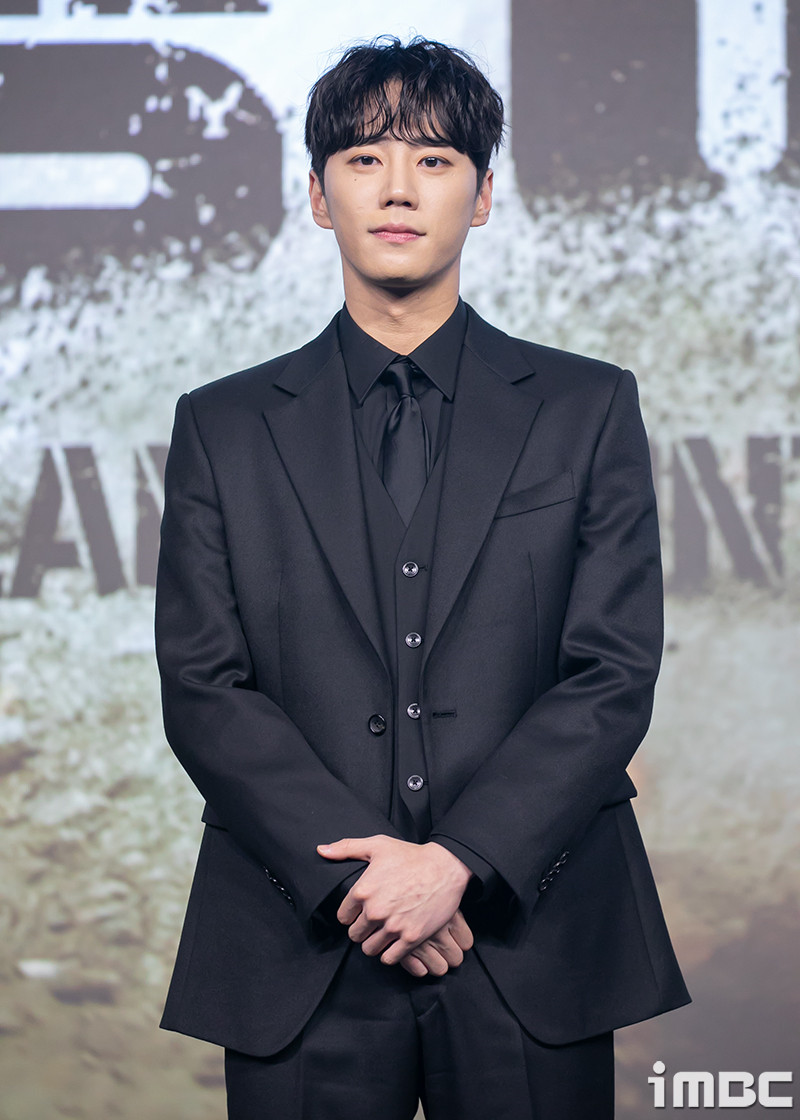 24시 헬스클럽 이준영, 도현중 역으로 육아에 도전하는 이야기 속으로