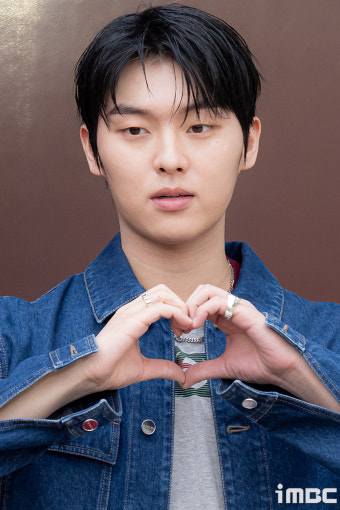 [포토] 최현욱, 청청패션 깔끔하게 소화