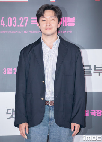 [포토] 손석구, 사회부 기자 패션