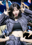 [움짤] 에스파 카리나, 아마겟돈 여신
