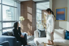 장나라, 이혼 전쟁 선포! ‘불륜녀’ 한재이와 살벌한 신경전 (굿파트너)