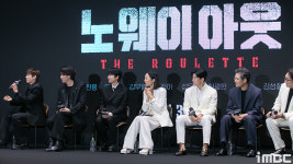 노 웨이 아웃 김성철 끌올된 티라미수 케익, 사랑해 주셔서 감사