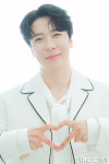 [포토] 에녹, 여심 사르르 녹이는 미소