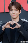[포토] 강다니엘, 귀엽게 하트