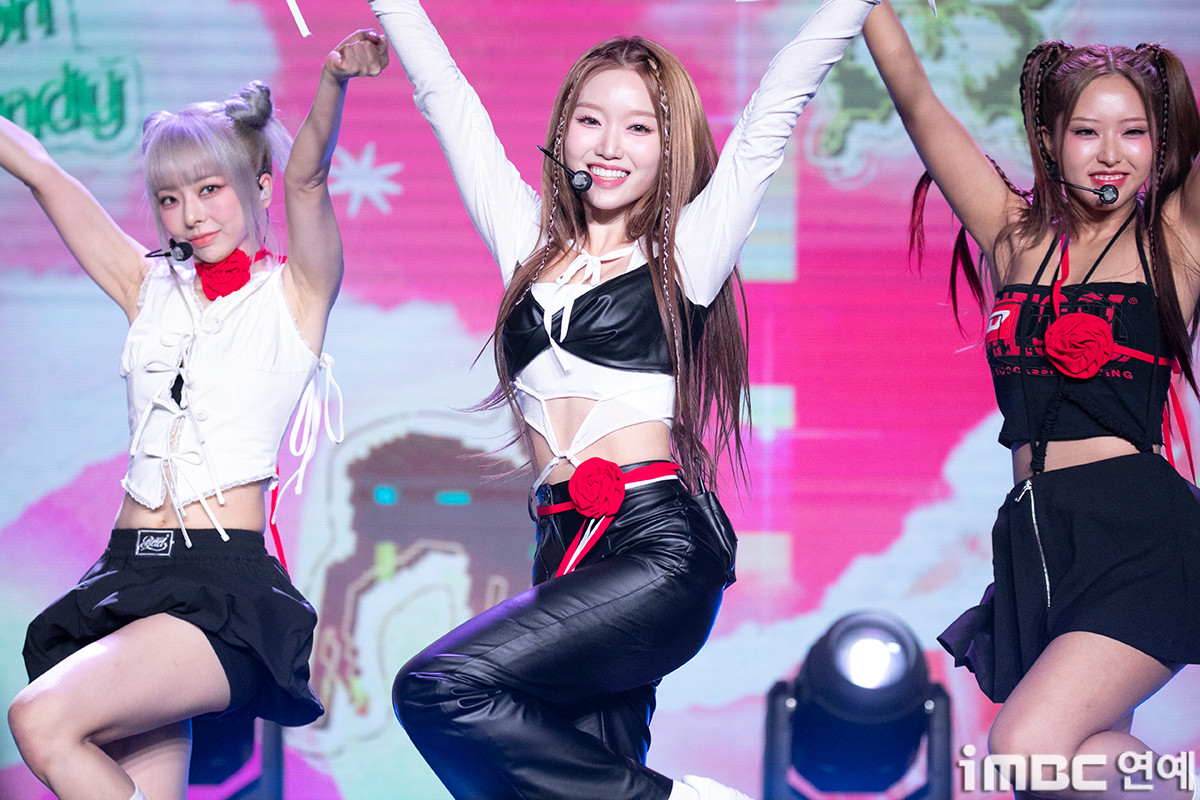 루셈블, 화려한 3집 미니앨범 TTYL로 강렬한 컴백!