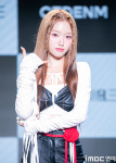 루셈블 고원 TTYL, 새침한 밀고 당기기로 내적 댄스 유발