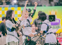 [포토] 유연-희진-나띠-우연, 꺄르르 꺄르르 (아육대 B하인드)