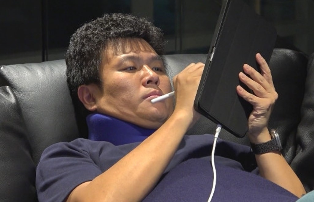 정승제 씨, 과즙세연 섹시 댄스 영상에 좋아요 실수 논란…해명은 눌린 것