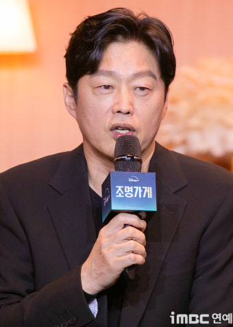 디즈니+ 시리즈 조명가게 감독 김희원, 배성우 캐스팅 논란과 음주운전에 대해 공개