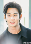 [포토] 김수현, 훈훈한 리젠트