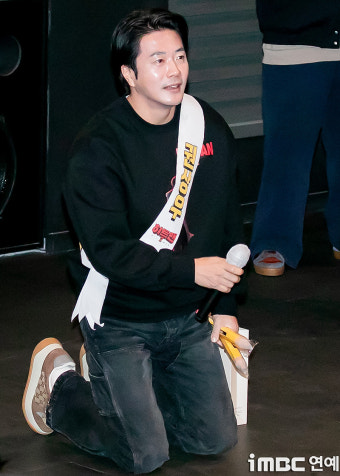 [포토] 권상우 큰절, 두번 무릎 꿇습니다