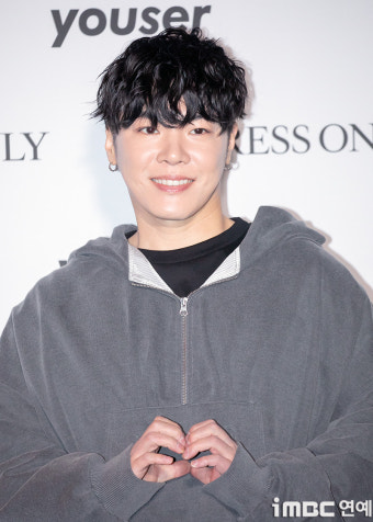 [포토] 휘성, 하트 하면 안되나요