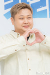 [포토] 윤남노, '유쾌한 하트'