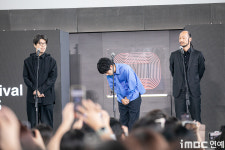 [포토] 니노미야 카즈나리, 수줍은 전설의 아라시