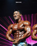 나는 멈추지 않는다 : IFBB 피지크 프로 조정현의 이야기