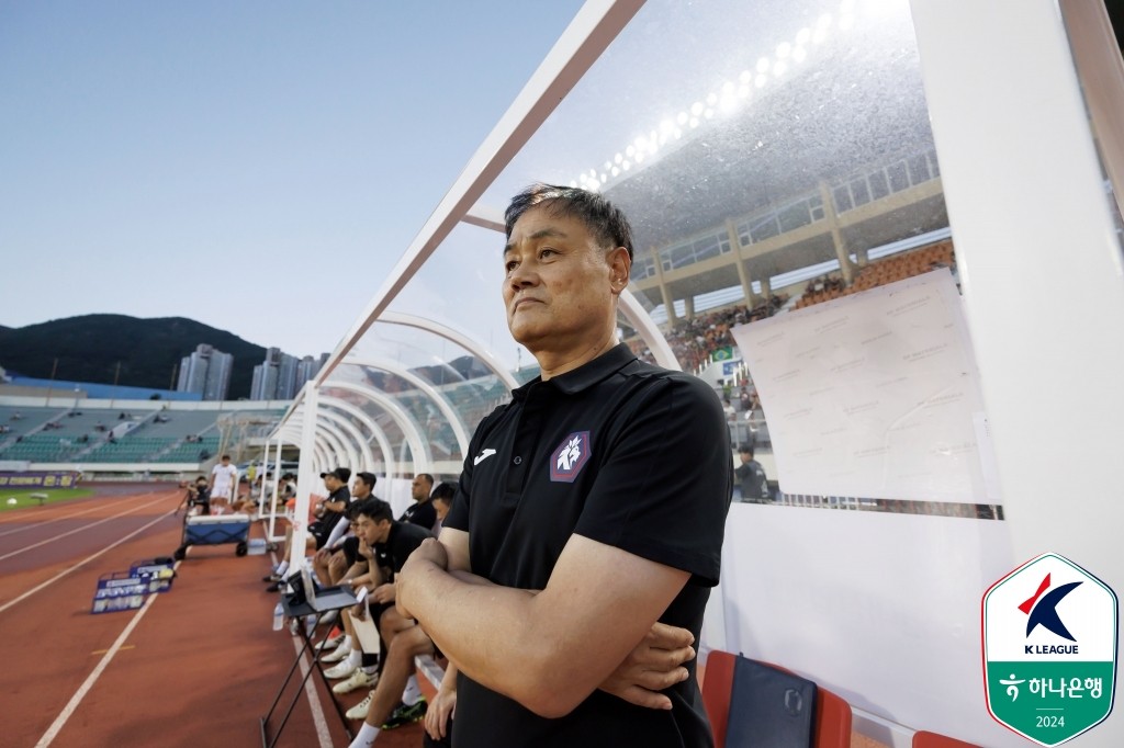 충북청주FC, 권오규 감독 자진 사임…팀 안정성에 영향 미칠 것