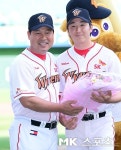 [mk포토] 이만수 감독, `우람이가 최연소 500경기 출장이랍니다`
