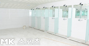 [mk포토] 포항 야구장, `샤워실도 큼지막하게`