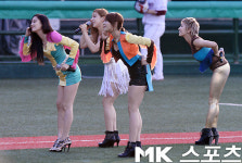 [mk포토] 써니힐, `섹시한 클리닝타임 공연!`