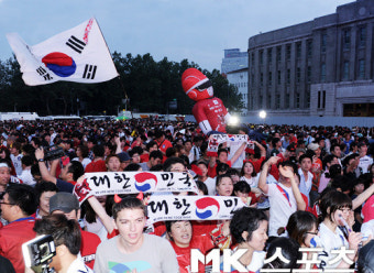 홍명보 감독, 선수들에게 한일전에서 즐거운 마음으로 경기에 임하길 의학