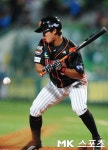 [mk포토] 권영준, `데뷔 첫 타석이 사구라니`