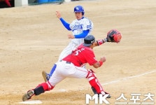 [mk포토] 손형준, `공이 먼저냐 내발이 먼저냐`