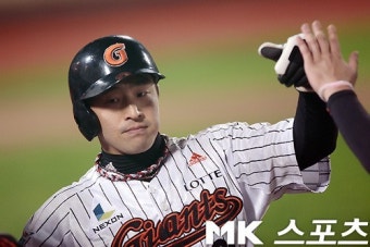[mk포토] 손아섭, `선취타점에 이어 득점까지 성공했어!`