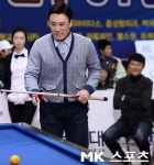 [mk포토] 이승엽, `종범이형 상대하기 힘드네~`