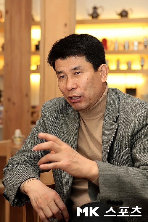 돌고래 스파이커 장윤창 교수, 한국 남자 배구의 전설로서 기억될 것