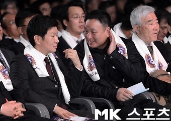 [mk포토] 허정무 전 감독과 정몽규 축구협회장