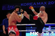 [mk포토] 박용수 `태권 파이터의 거침없는 하이킥`